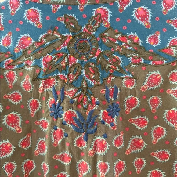 Chic Lightweight Floral Button Down Fique Natalie Shirt - Pom Dot Olive - Picture 7 of 9